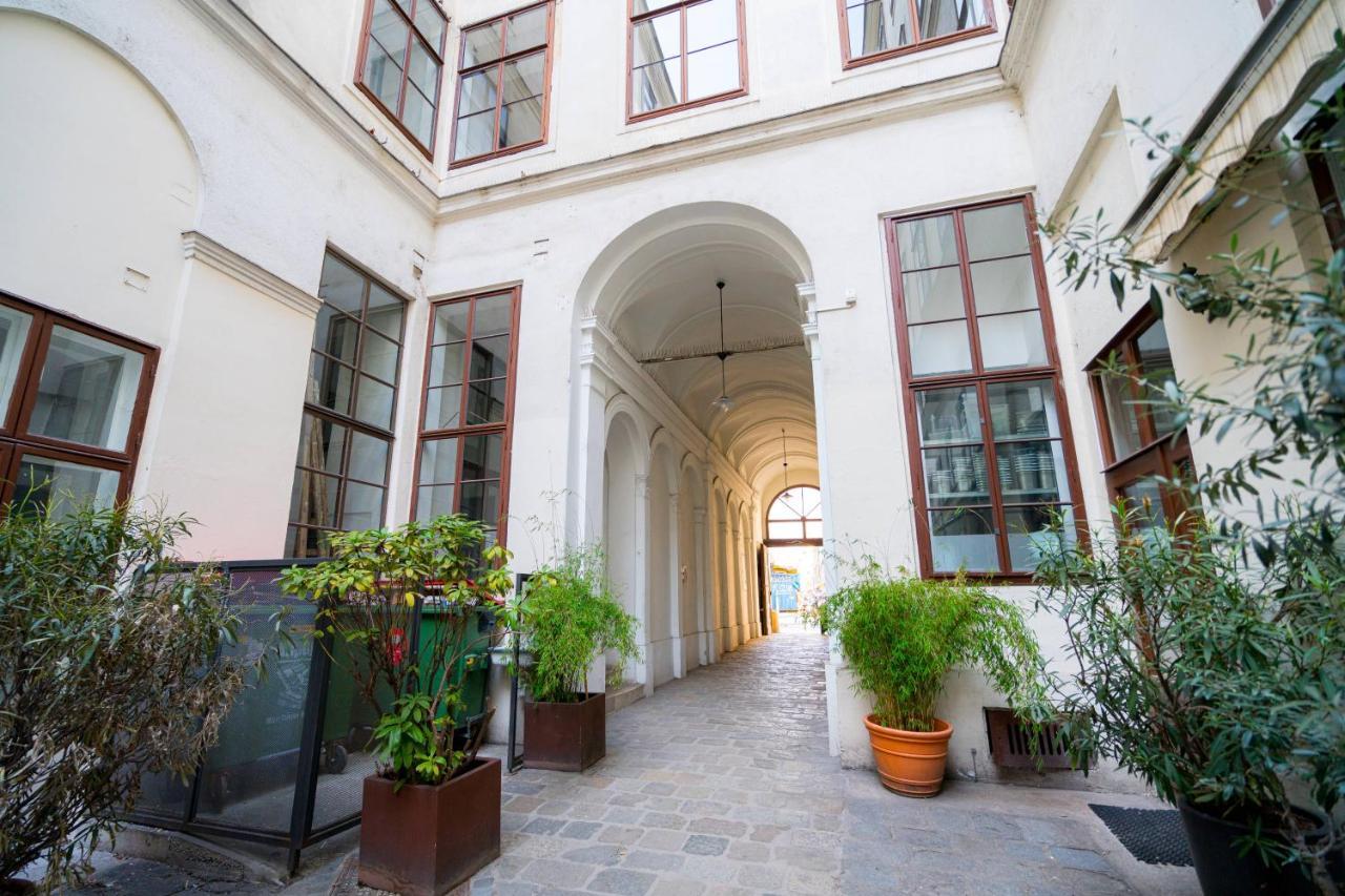 Vienna Residence, Volkstheater - Parliament Ngoại thất bức ảnh